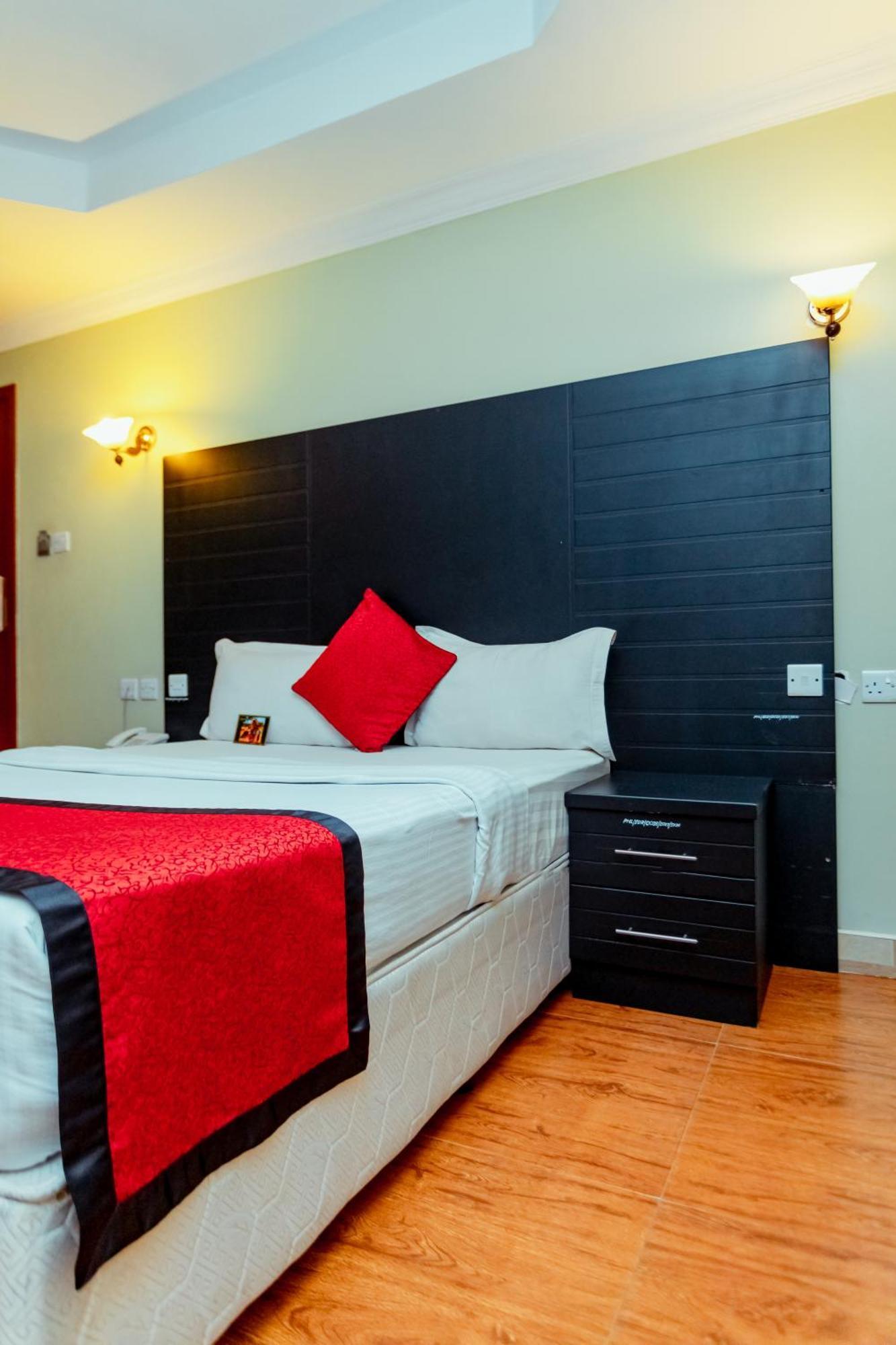 מושי Panone Hotels - King'Ori Kilimanjaro Airport מראה חיצוני תמונה